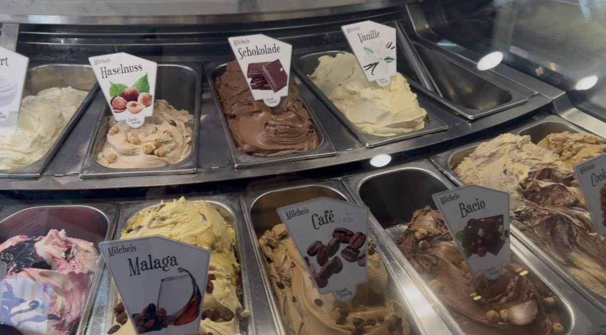 Eissorten in der Theke