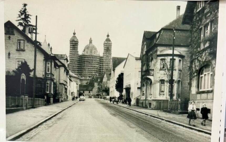 Straße mit Blick auf die Basilika